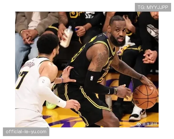 评论：湖人队近期战绩回暖，哈姆坚持使用“浓眉站五号位”的战术是否正确？